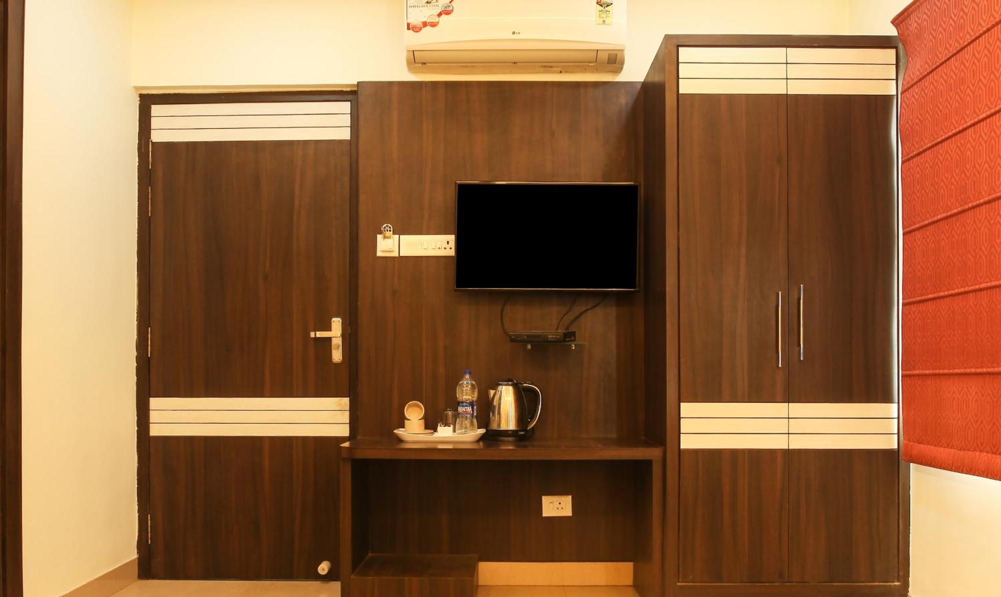 Hotel Janki International Sigra 2 Km From Kashi Vishwanath Temple Varanasi Eksteriør billede