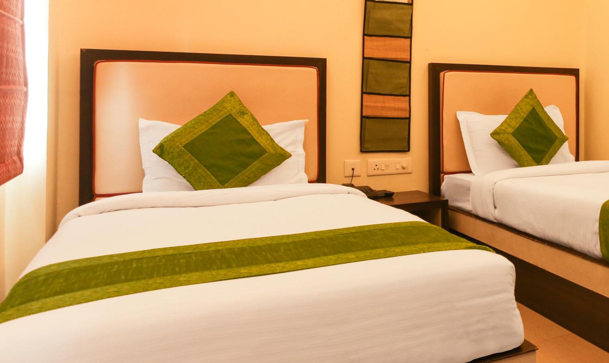 Hotel Janki International Sigra 2 Km From Kashi Vishwanath Temple Varanasi Eksteriør billede