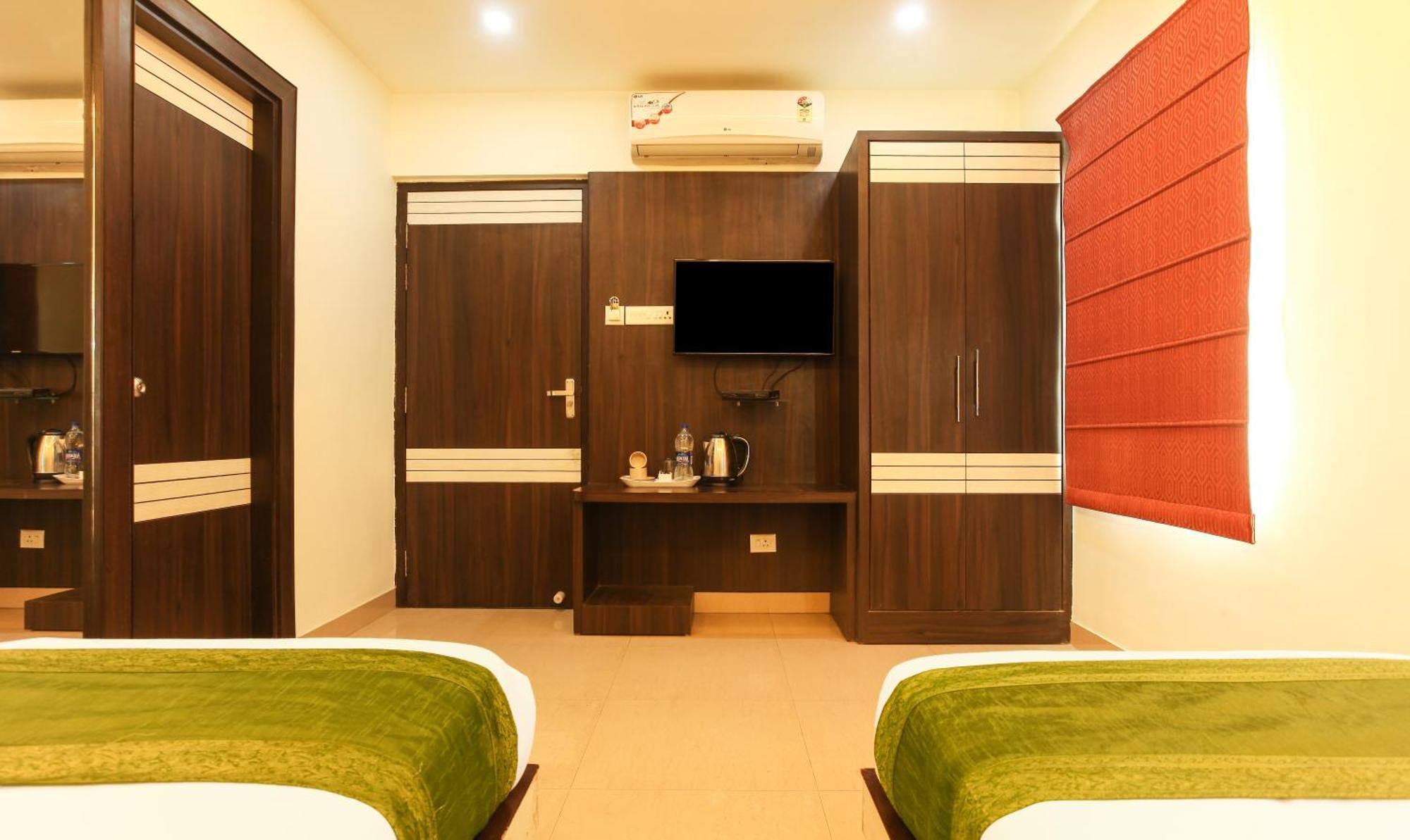 Hotel Janki International Sigra 2 Km From Kashi Vishwanath Temple Varanasi Eksteriør billede