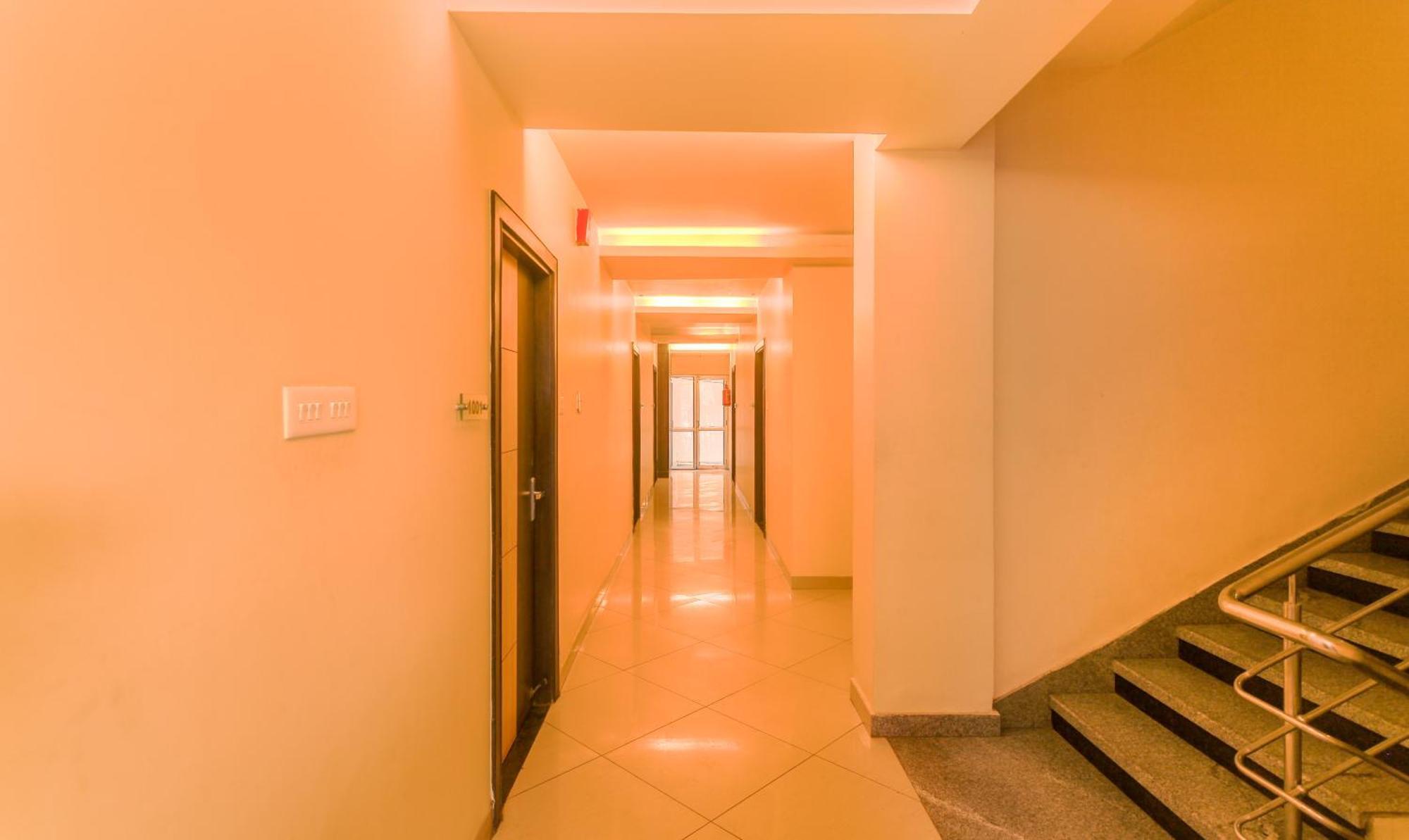 Hotel Janki International Sigra 2 Km From Kashi Vishwanath Temple Varanasi Eksteriør billede